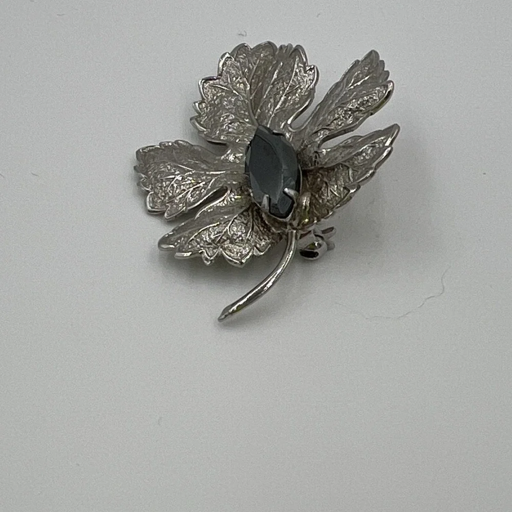 Vintage Silver Tone Leaf‎ Brooch Marquise Hematite Rhinestone Botanical Pin
